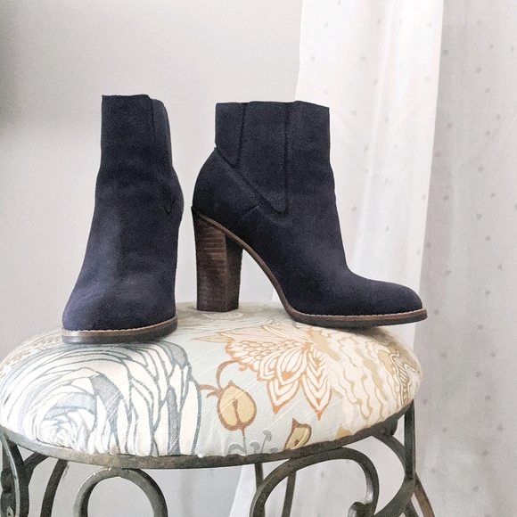 Lucky Brand Suede Ankle Boots Navy Blue Size 6 - Picture 3 of 5